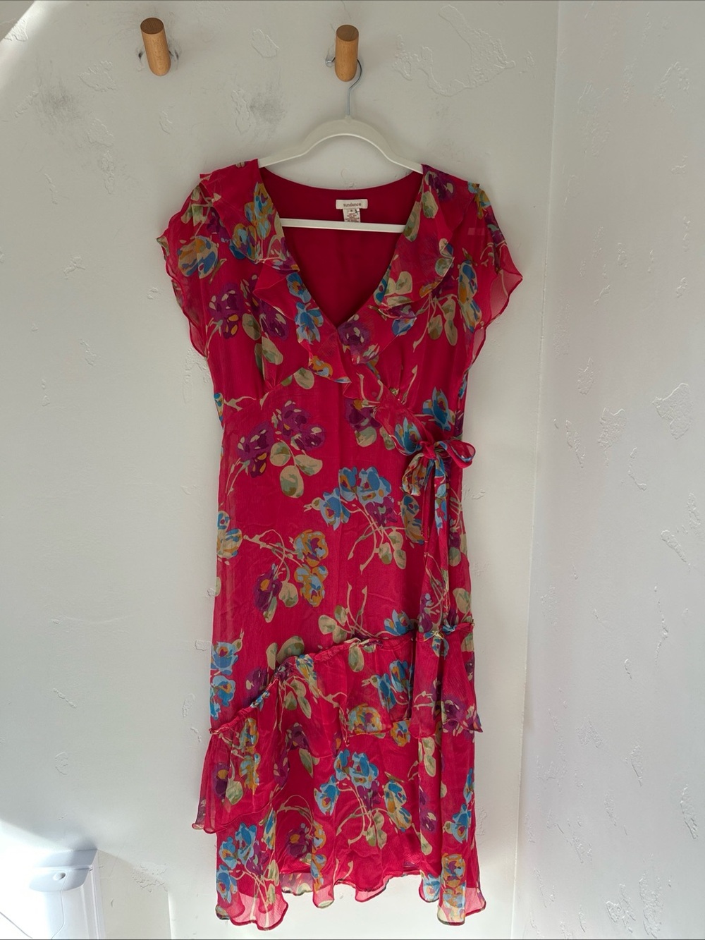 Sundance 100% Silk Pink V-Neck Tiered Floral Maxi Dress Sz 8 Wedding Guest